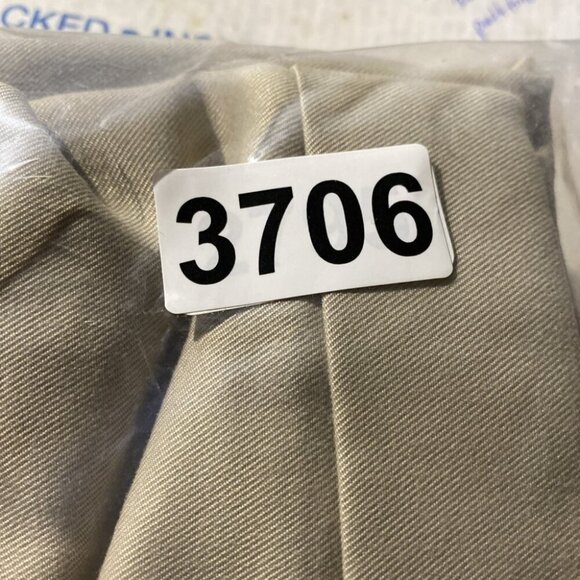 IZOD Golf Pants 36x32 Beige/Tan Fits (36x29) Performance Outdoors Pleated - Picture 9 of 9